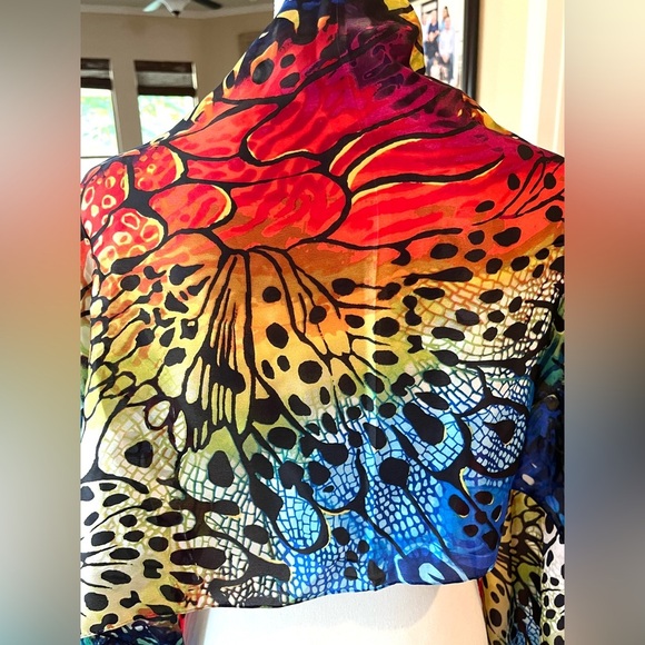 Vibrant Multicolor Scarf with Abstract Design Butterfly Design - Picture 5 of 15